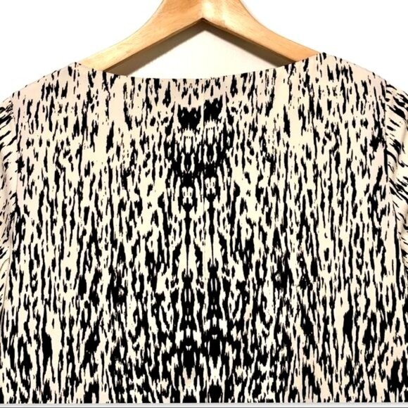 Nicole Miller Spiderweb Silk Shift Dress Size 2 Knee Length Lined Animal Print - Picture 4 of 11